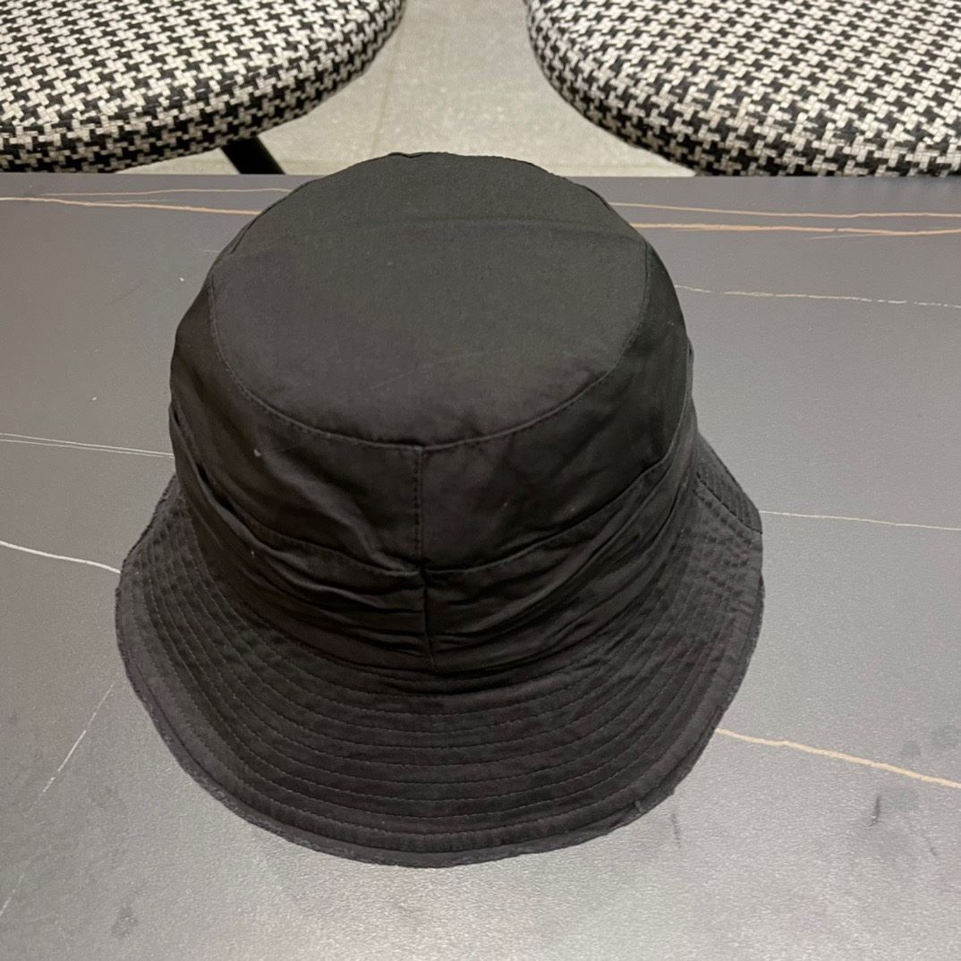 Louis Vuitton Caps